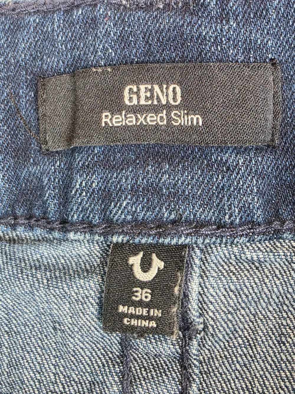 True Religion Geno Relaxed Slim Big T Flap Jeans Men's 36 Medium Wash NWT